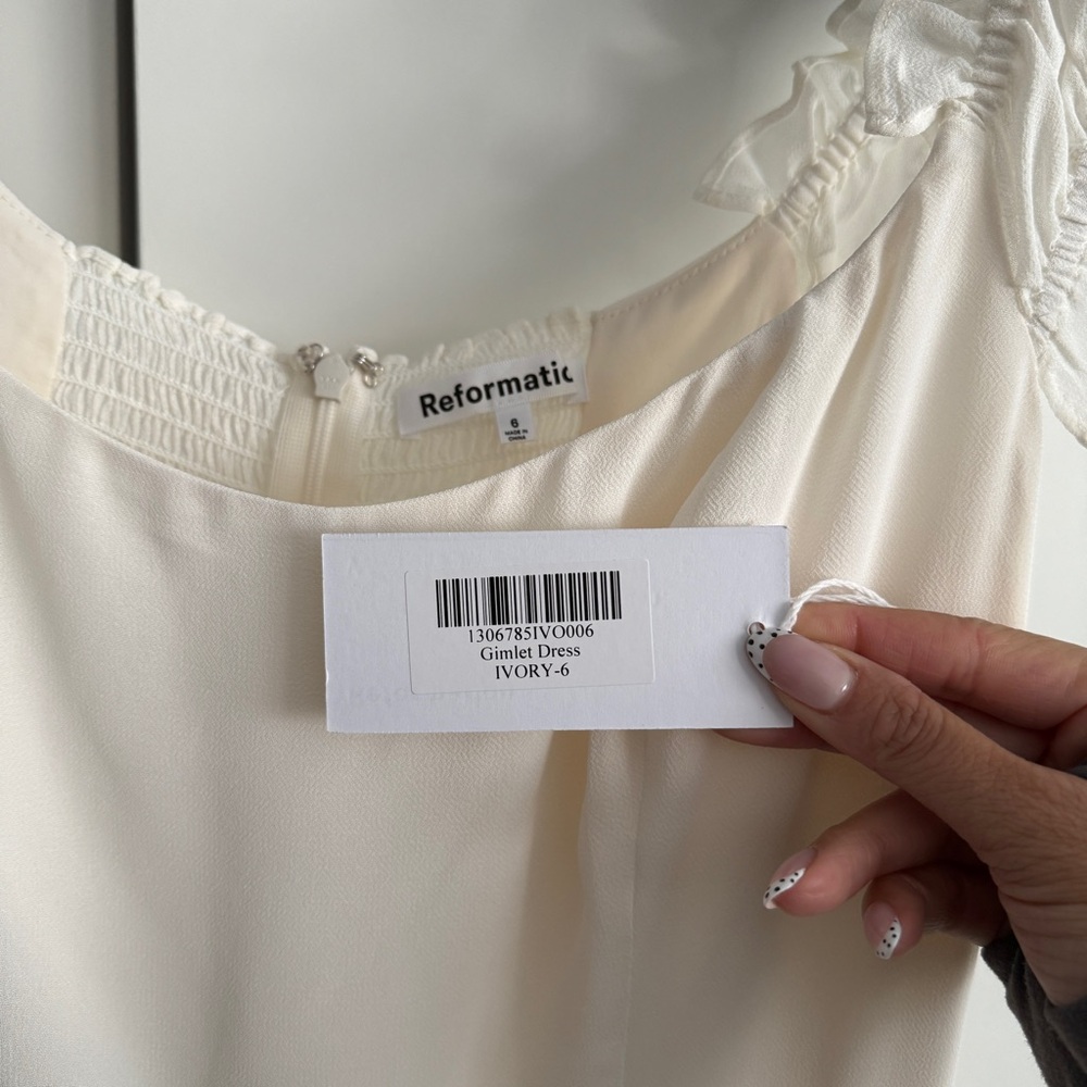 Elegant Off-Shoulder White Dress - Picture 6 of 6